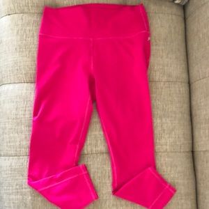 Hot pink fabletics cropped leggings